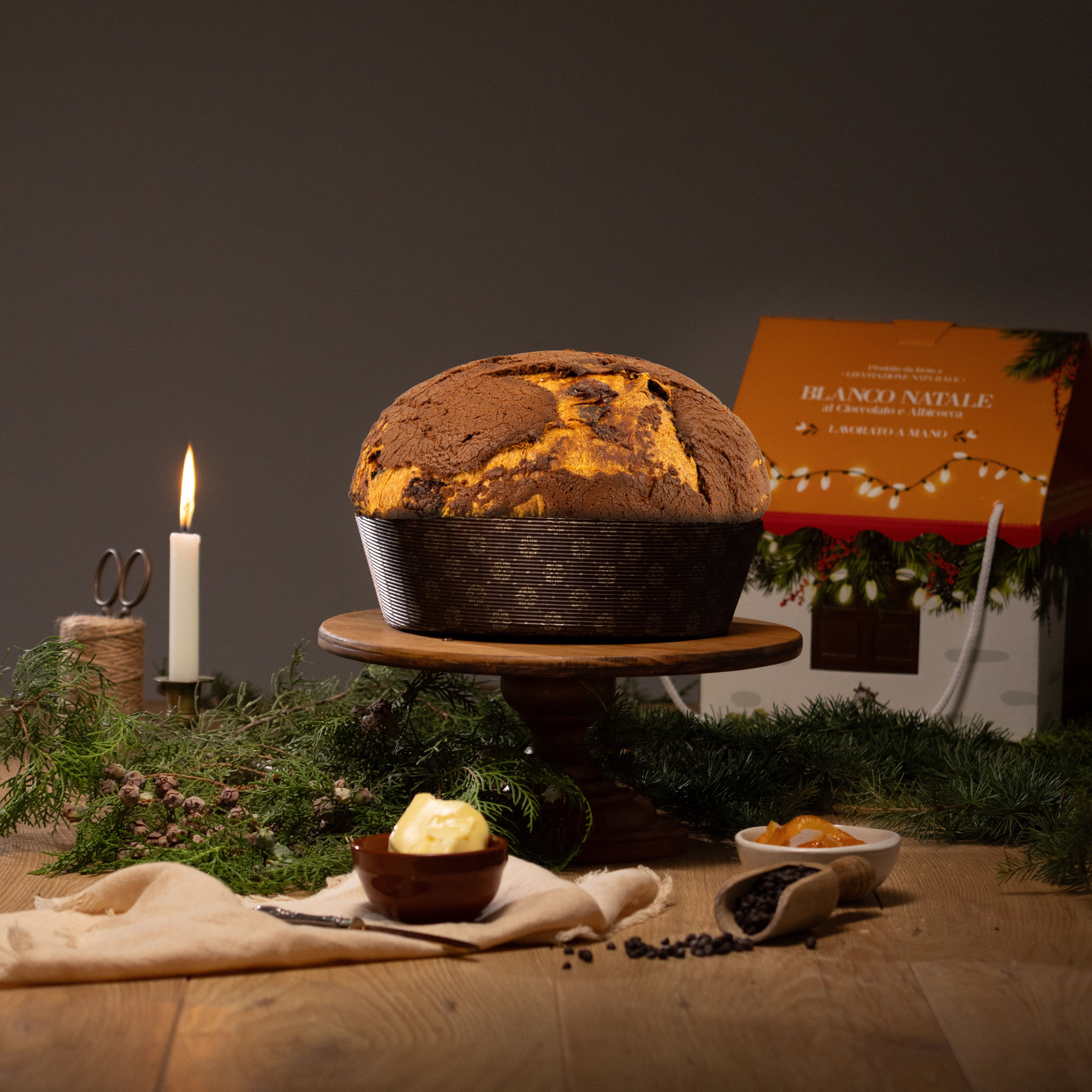 "Casetta" Panettone con Cioccolato e Albicocca