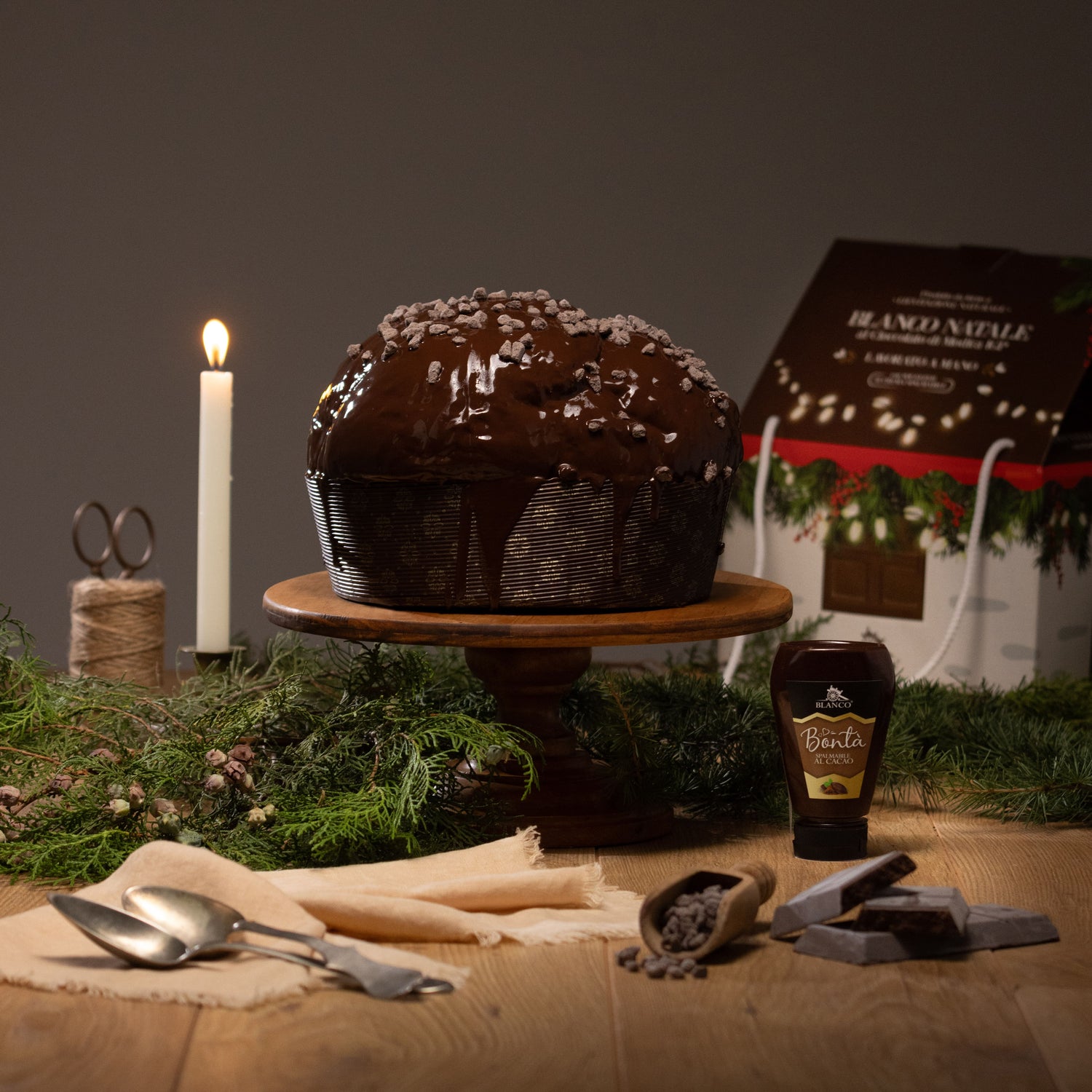 &quot;Casetta&quot; Panettone con Cioccolato di Modica IGP 1 kg + 190 gr di crema spalmabile